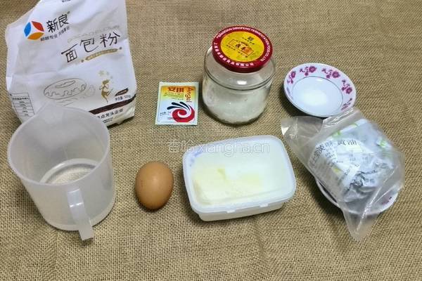 花朵奶酪面包的做法图解1
