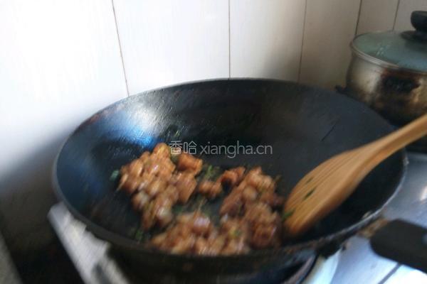 鸡腿肉炒凉粉的做法图解3