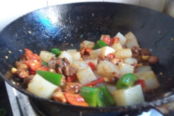 鸡腿肉炒凉粉的做法图解5