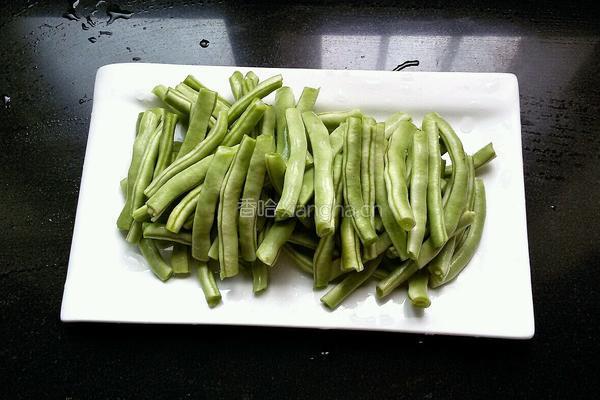 干煸豆角的做法图解3