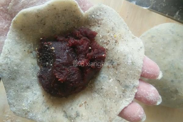 艾叶味糯米面豆沙煎饼的做法图解5