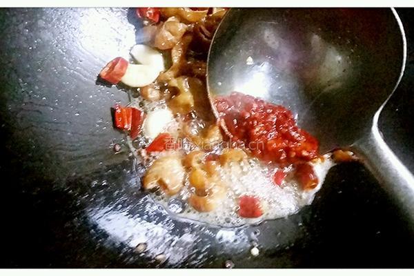 麻花肥肠煲的做法图解8