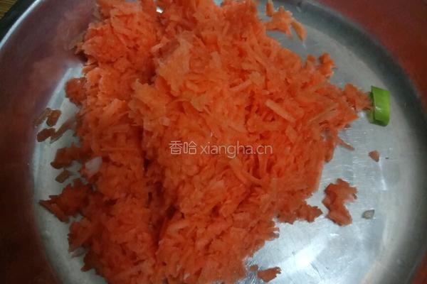 猪肉大葱陷馄炖的做法图解3
