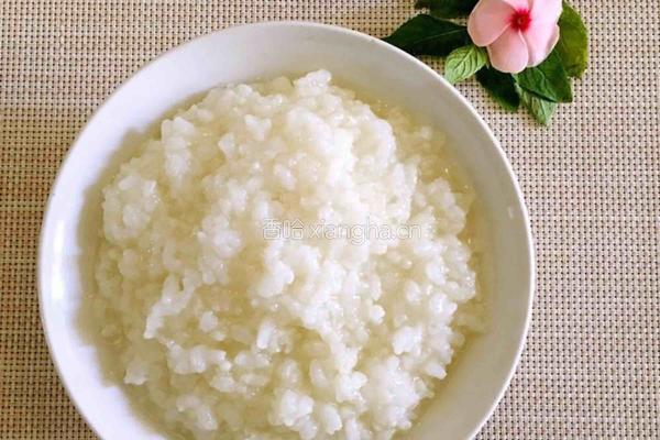 胡萝卜菠菜粥的做法图解2
