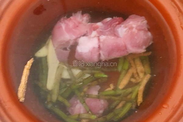 鲜石斛排骨汤的做法图解2
