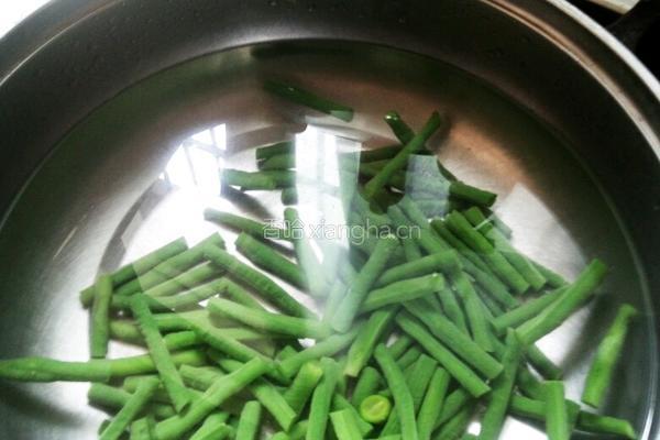 麻汁豆角的做法图解2