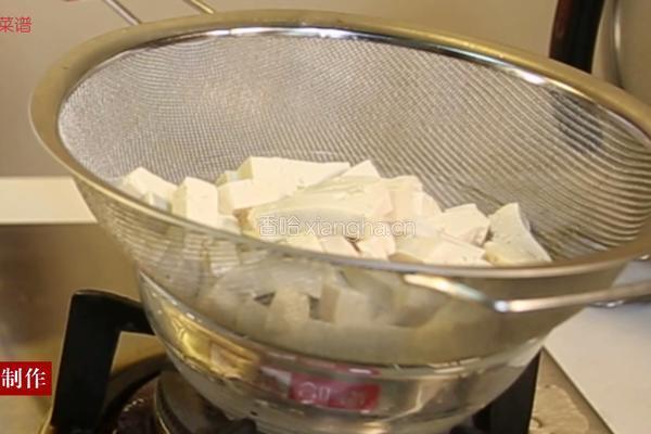 西红柿烧豆腐的做法图解4