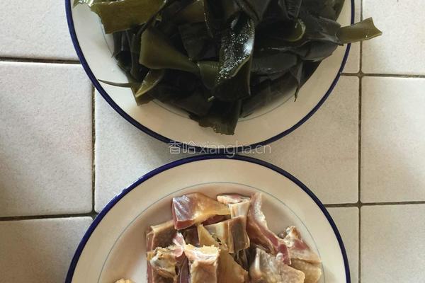 板鸭烧海带结的做法图解1