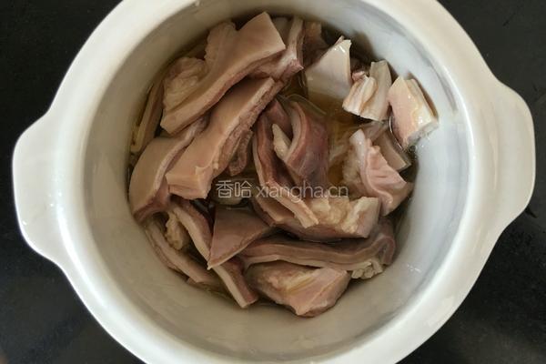 茶油炖猪肚的做法图解2