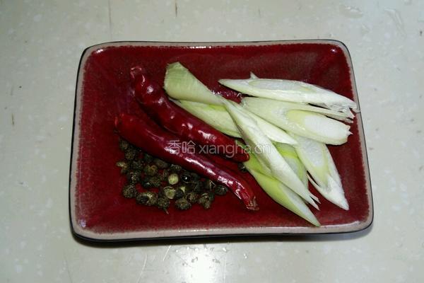 麻辣花蛤肉的做法图解2