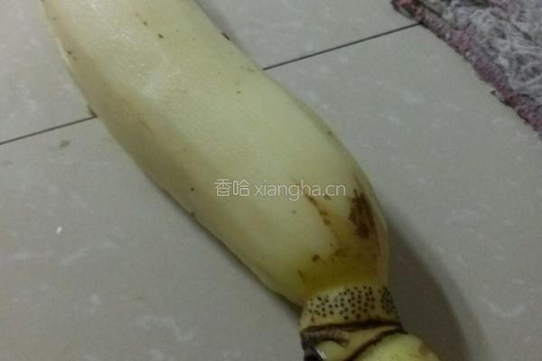 凉拌酸辣藕丁的做法图解1