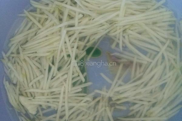 牛肉青椒土豆丝的做法图解2