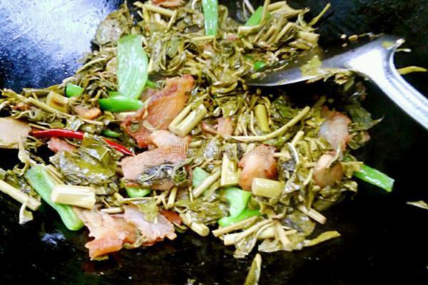 腊肉炒香椿的做法图解8