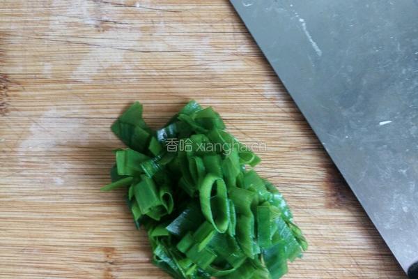 鸡蛋丝炒辣椒丝的做法图解2