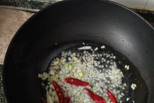 羊肉炒蒜薹的做法图解5