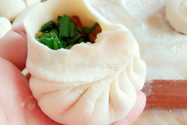 猪肉丁韭菜大包的做法图解10