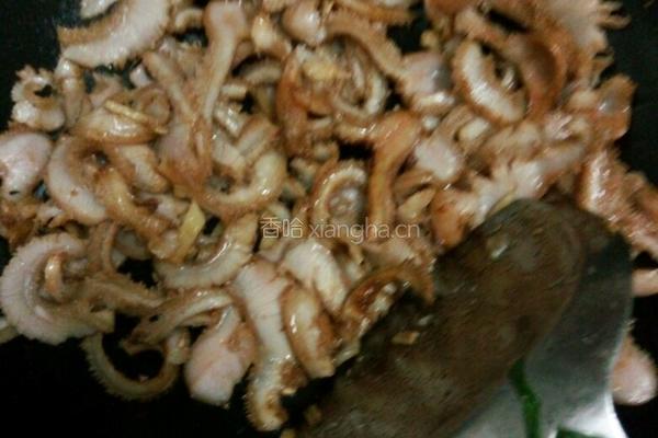 蒜苔炒牛肚的做法图解2
