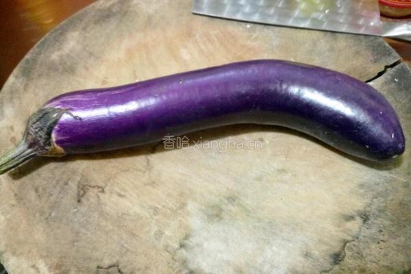 清炒茄子的做法图解1