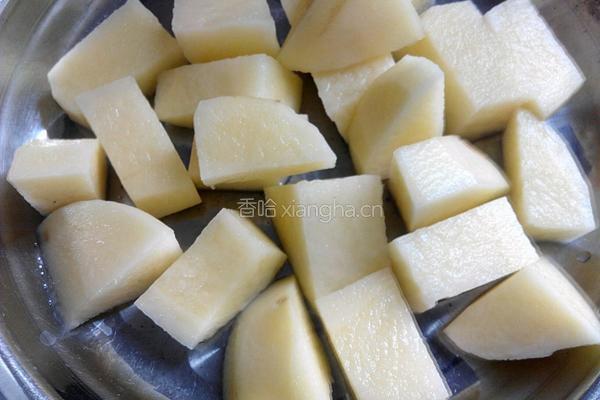 砂锅牛肉炖土豆的做法图解3