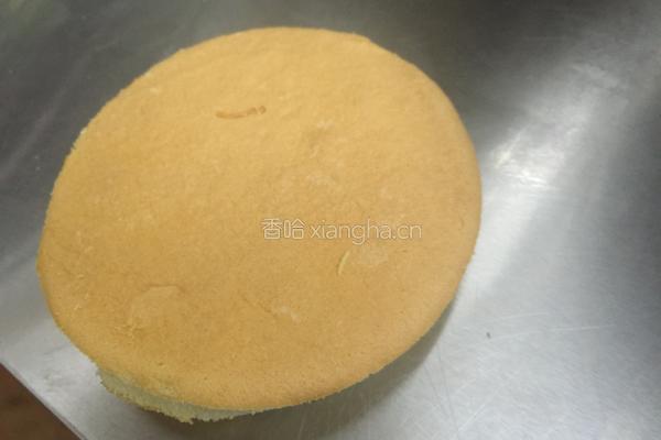 叮当猫小蛋糕的做法图解1