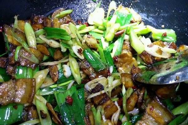 蒜苗回锅肉的做法图解10