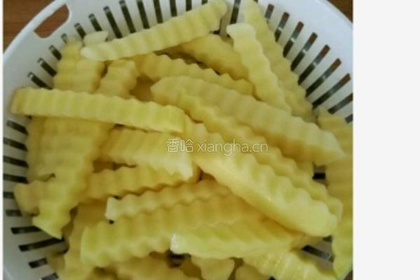 炸薯条的做法图解2