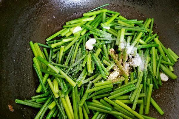 韭苔炒鸡蛋的做法图解6