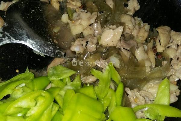 青椒粉皮炒鸡腿肉的做法图解6