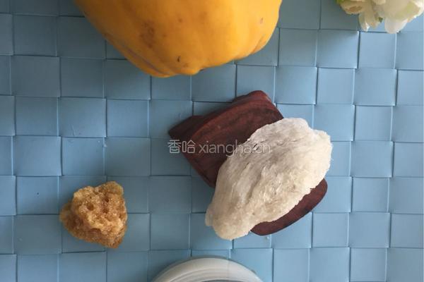 木瓜牛奶燕窝的做法图解1