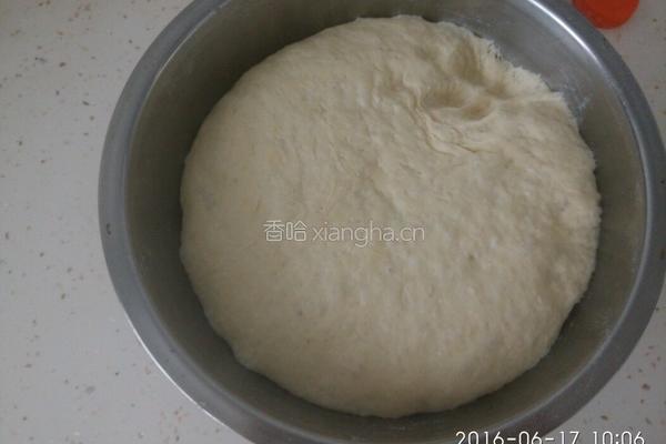 香菇豆包的做法图解1