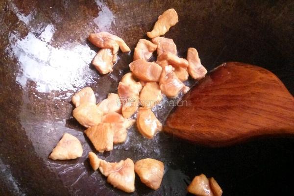 西蓝花木耳胡萝卜炒鸡肉片的做法图解5
