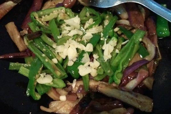 青椒焖茄子的做法图解5