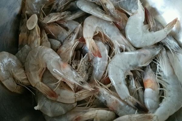 家常油焖虾的做法图解1
