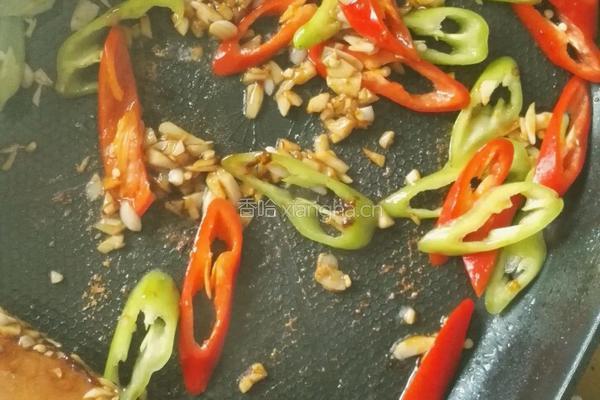 自制蒜蓉扇贝炒粉丝的做法图解5