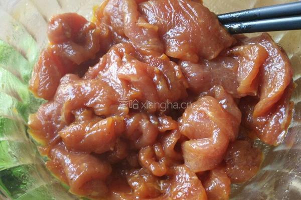 青椒炒牛肉的做法图解2