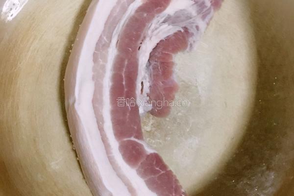 川味蒜苗回锅肉的做法图解2