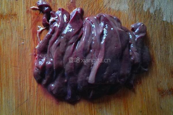 葱爆猪肝的做法图解2