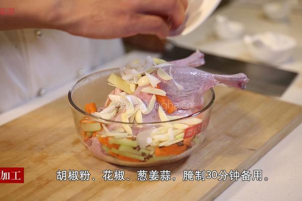 香酥鸭腿的做法图解3