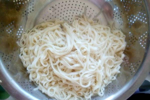 西红柿鸡蛋拌面的做法图解5
