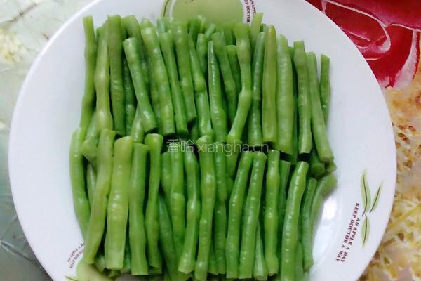 蒜蓉剁椒豇豆的做法图解3