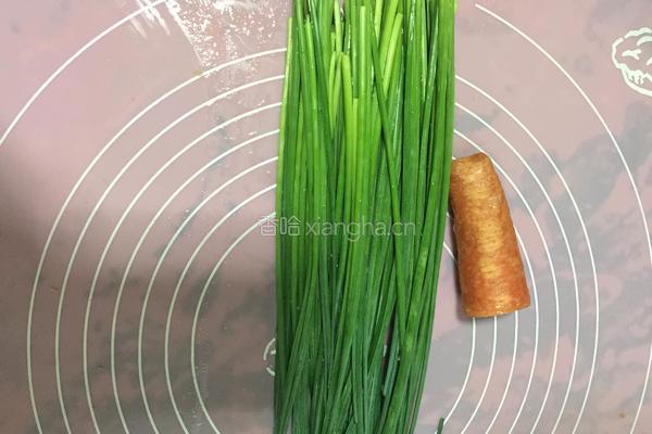 韭苔炒鸡蛋的做法图解1