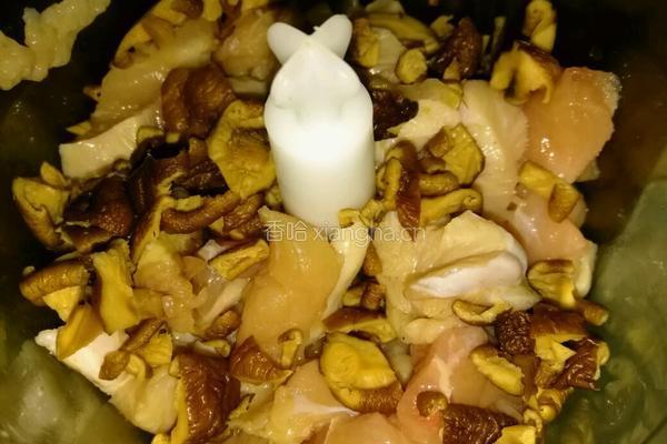香菇鸡肉馄饨的做法图解3
