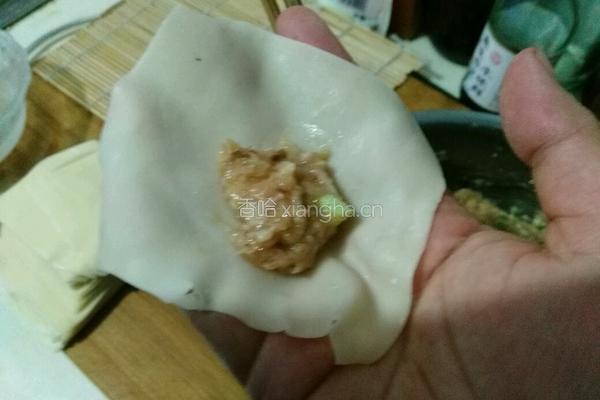 香菇鸡肉馄饨的做法图解6