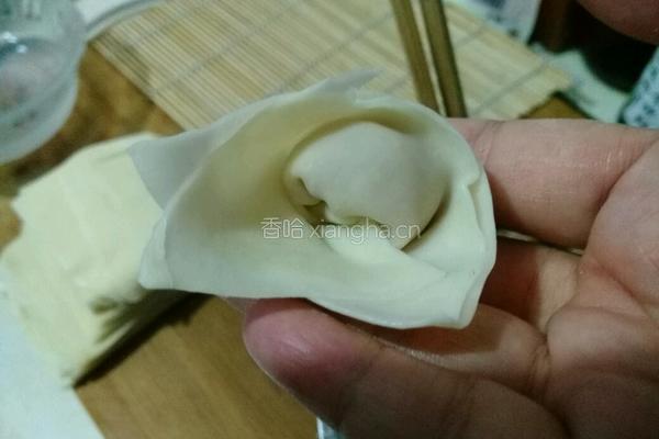 香菇鸡肉馄饨的做法图解7