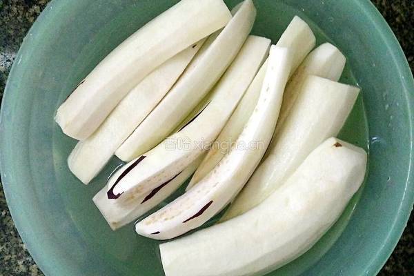 凉拌茄子的做法图解1