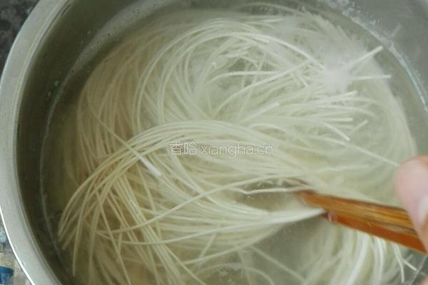 西红柿蛋面的做法图解2