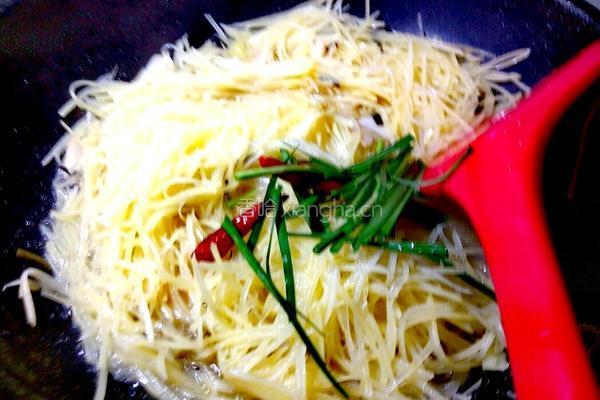 韭菜土豆丝的做法图解9
