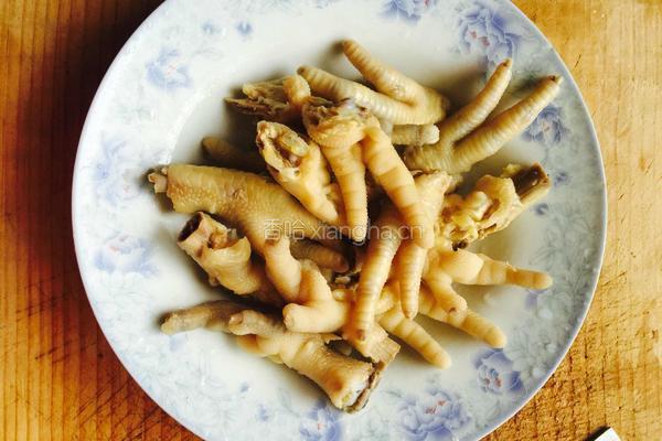 红烧凤爪（鸡爪）的做法图解2