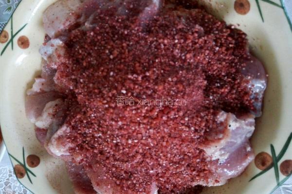 南瓜粉蒸肉的做法图解2