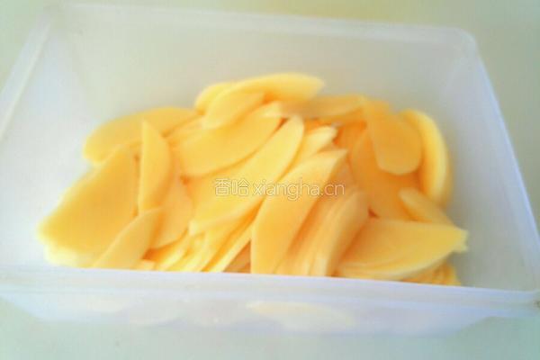 肉丁土豆片的做法图解2